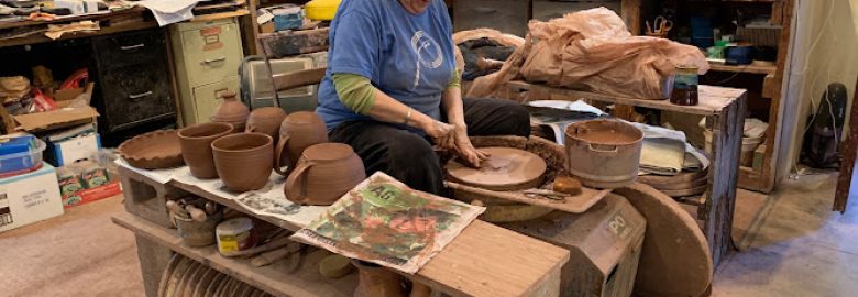 Pottery store, Scottsville, KY, US